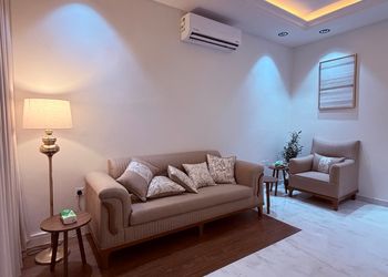 شقة بغرفة نوم وصالة 
