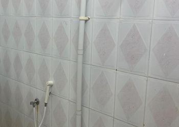 شقة بصالة جلوس وغرفة نوم 