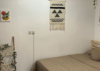 استديو بسرير فردي وجلسة 