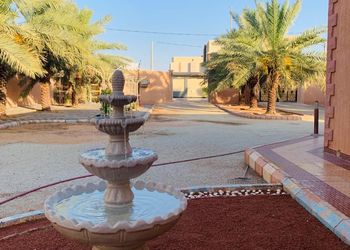 استراحة بألعاب أطفال ومجالس