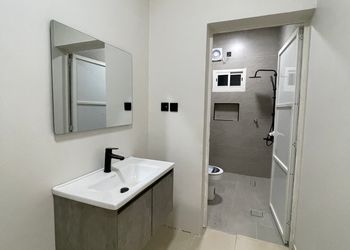 شقة بغرفة نوم وتصميم هادئ 