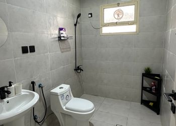 استديو بأثاث مريح وبسيط 
