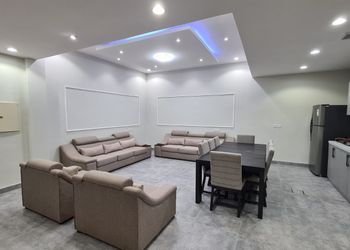 استراحة بمسطح اخضر وجلسه خارجيه