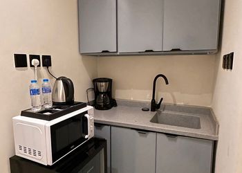 استديو بسرير ماستر وجلسة جانبية 