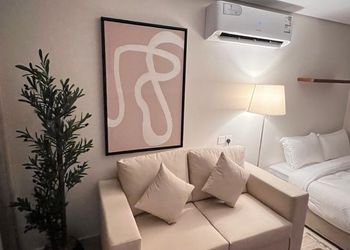 استديو بتصميم أنيق ودخول ذاتي