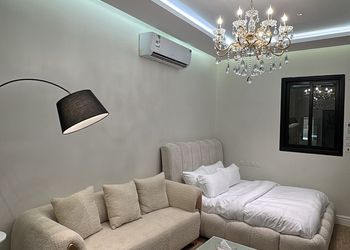 استديو بسرير ماستر وجلسة جانبية
