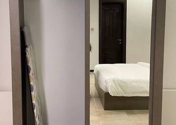 استديو بسرير ماستر وجلسة 
