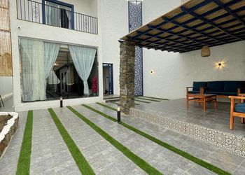 شالية بتصميم فخم و بالعاب مائيه