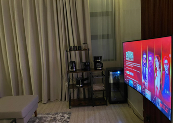 استديو بدخول ذاتي وموقع مميز