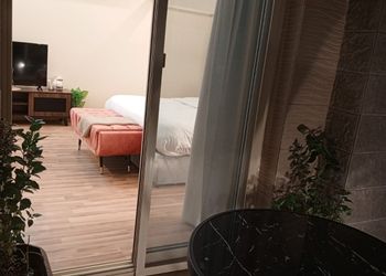 استديو بسرير ماستر وجلسة 