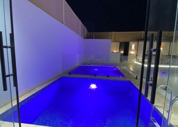 شاليه بغرفة نوم مطلة على المسبح 
