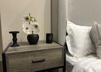 استديو بسرير ماستر وجلسة جانبية 