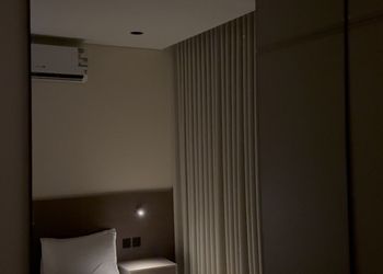 استديو بسرير ماستر وأثاث مريح 