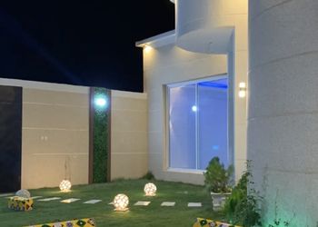 شاليه بمسبح داخلي وصالة جلوس