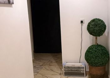 شقة بغرفة معيشة وغرفتين نوم 