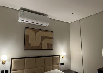 استديو بسرير ماستر وجلسة 