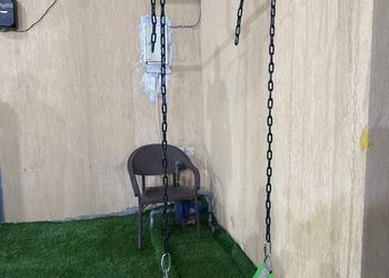 شاليه بغرفة نوم مطله على المسبح