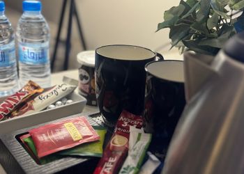 استديو بسرير ماستر وجلسة جانبية 