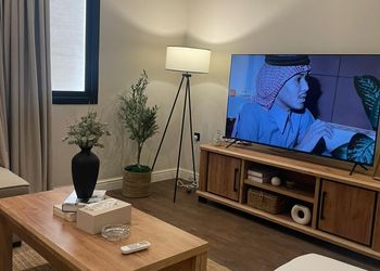استديو أنيق بسرير ماستر وجلسة جانبية 