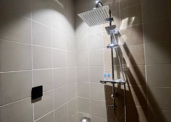 استديو هادئ بسرير ماستر 