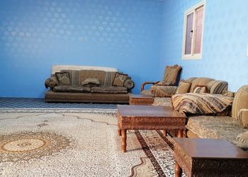 استراحة بمجلس وفناء خارجي 