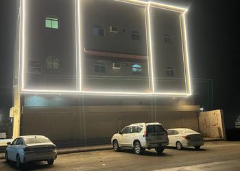 استديو بأثاث مريح وبسيط 
