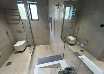 استديو بأثاث مريح وبسيط 