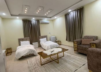 استديو بسريرين مفردة و أثاث مريح