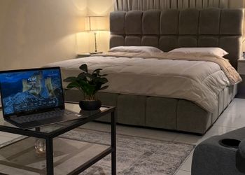 استديو بسرير ماستر وجلسة جانبية