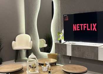 شقه دور ارضي بتصميم سينمائي