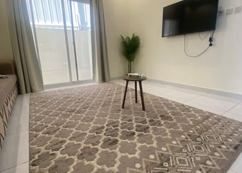 استراحة بمسطح اخضر ومجلس