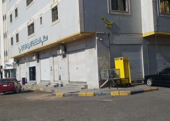 شقة بجلسة خارجية