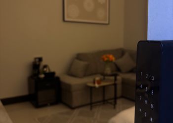استديو بسرير ماستر وجلسة جانبية