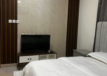 استديو بسرير ماستر وجلسة جانبية 