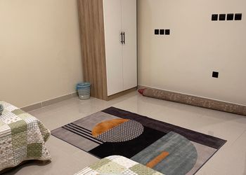 شقة بغرفتين نوم وصالة مريحه 