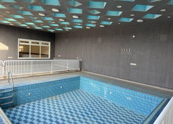 استراحة بمسطح اخضر ومجالس