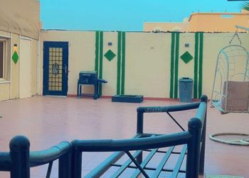 شاليه بألعاب مائية وجلسة خارجية