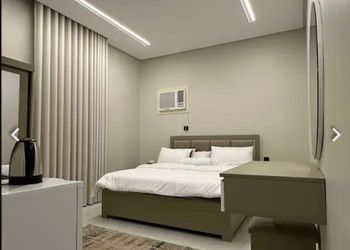 غرفة سرير ماستر بدورة مياة