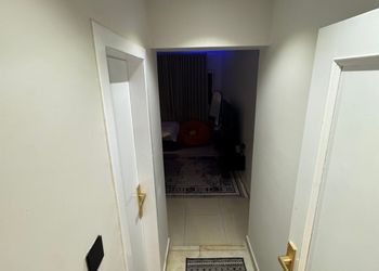 استديو بسرير ماستر وجلسة جانبية