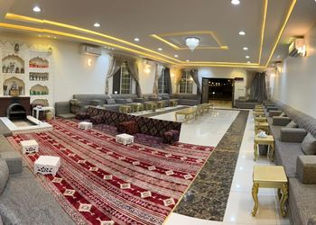 استراحة بمسطح اخضر ومجالس