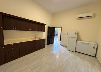 استراحة بمسطحات خضراء 