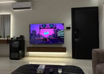استديو بسرير ماستر وجلسة جانبية 