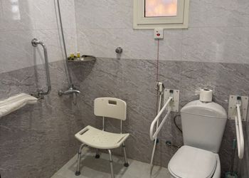 شقة بغرفة معيشة وغرفتين نوم 