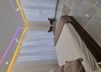 شاليه بمسطح اخضر وجلسة خارجية 