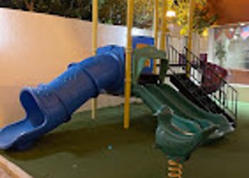 شقة بغرفتين نوم وغرفة جلوس 