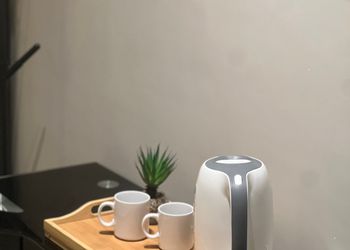 استديو بأثاث مريح وبسيط