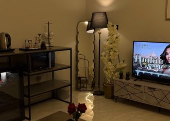 استديو بسرير ماستر وجلسة جانبية