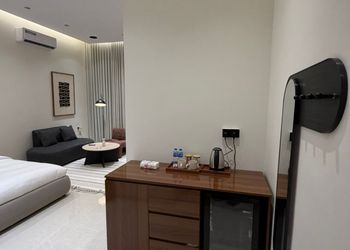 استديو هادئ بسرير ماستر