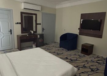 استديو هادئ بسرير ماستر 