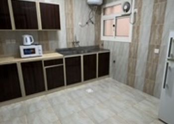 شقة بصالة وغرف نوم